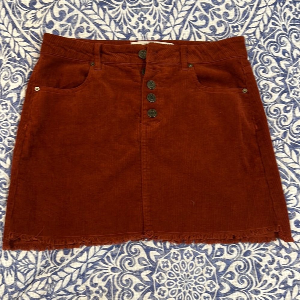Low rise rust colored skirt